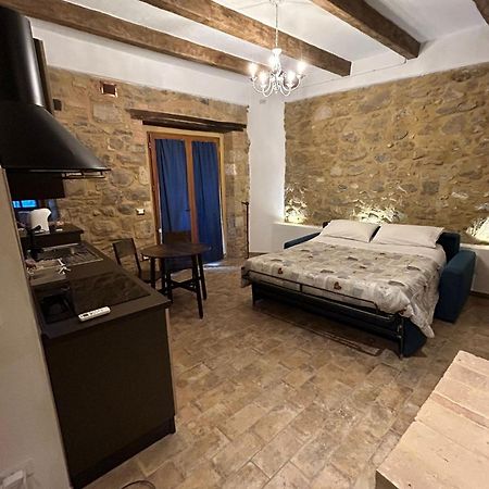 Borgo Di Mezzo Apartment Castelnuovo dellʼAbate Exterior foto
