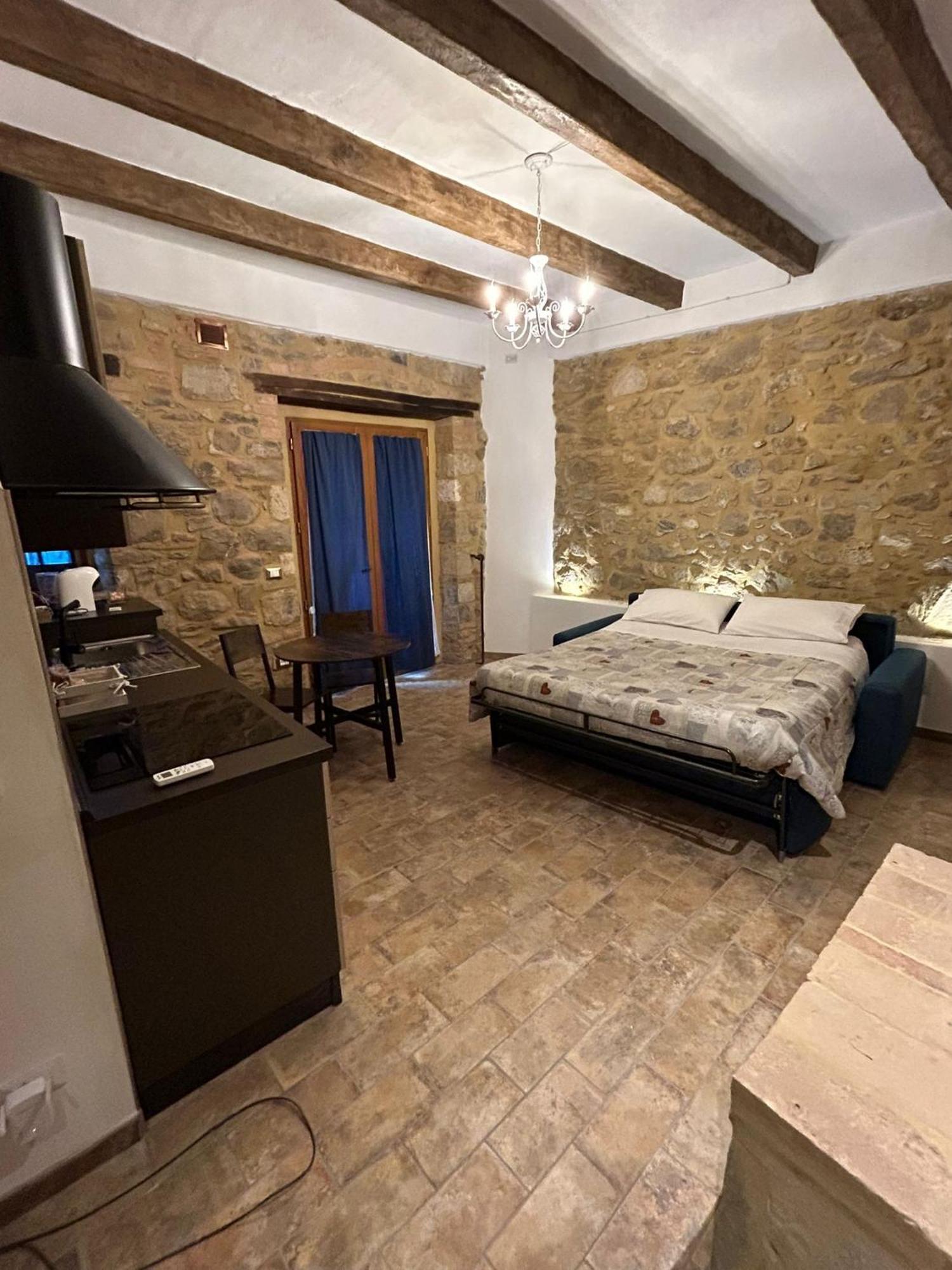 Borgo Di Mezzo Apartment Castelnuovo dellʼAbate Exterior foto
